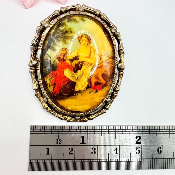 Vintage Courting Couple Glass Cameo Fragonard Style Transfer Bamboo Frame - Picture 5 of 7